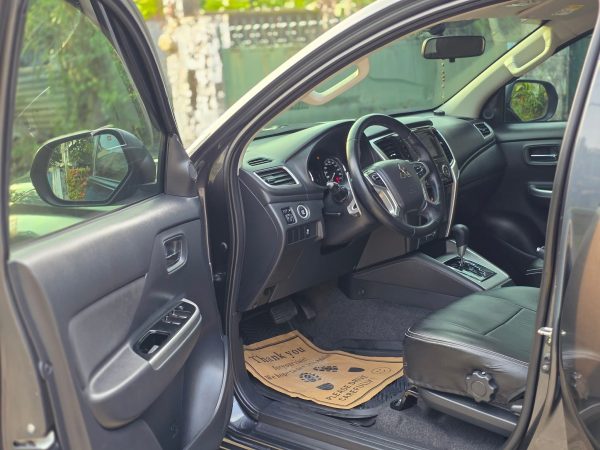 Mitsubishi Strada GLS 2024 - Image 8