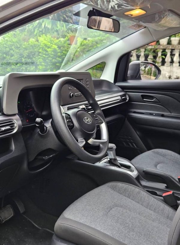 Hyundai Stargazer GL 1.5L - Image 10