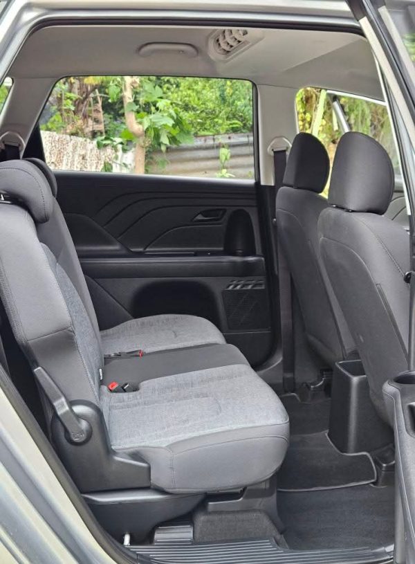 Hyundai Stargazer GL 1.5L - Image 12