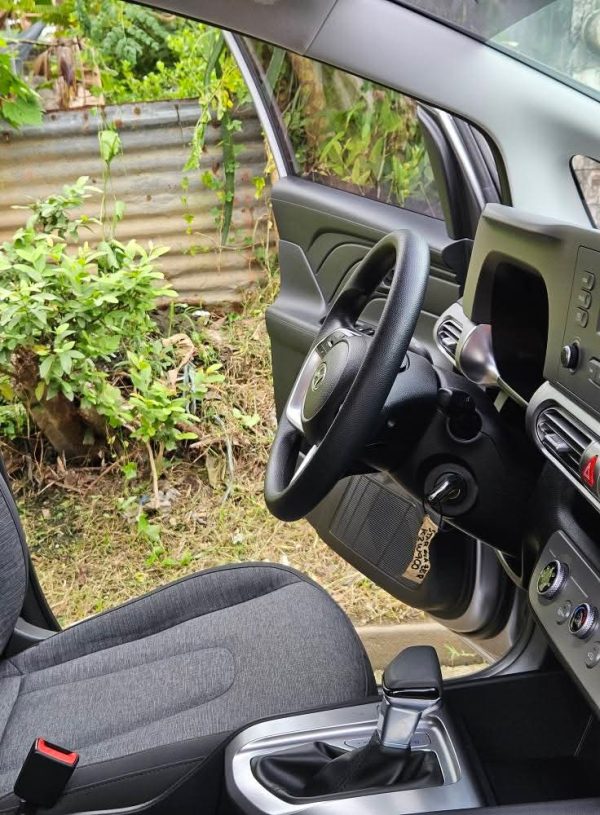 Hyundai Stargazer GL 1.5L - Image 15