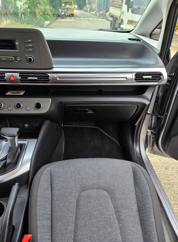 Hyundai Stargazer GL 1.5L - Image 19