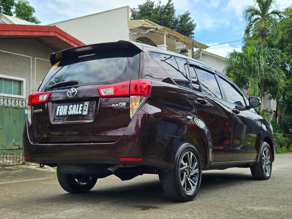 Toyota Innova 2022 E - Image 4