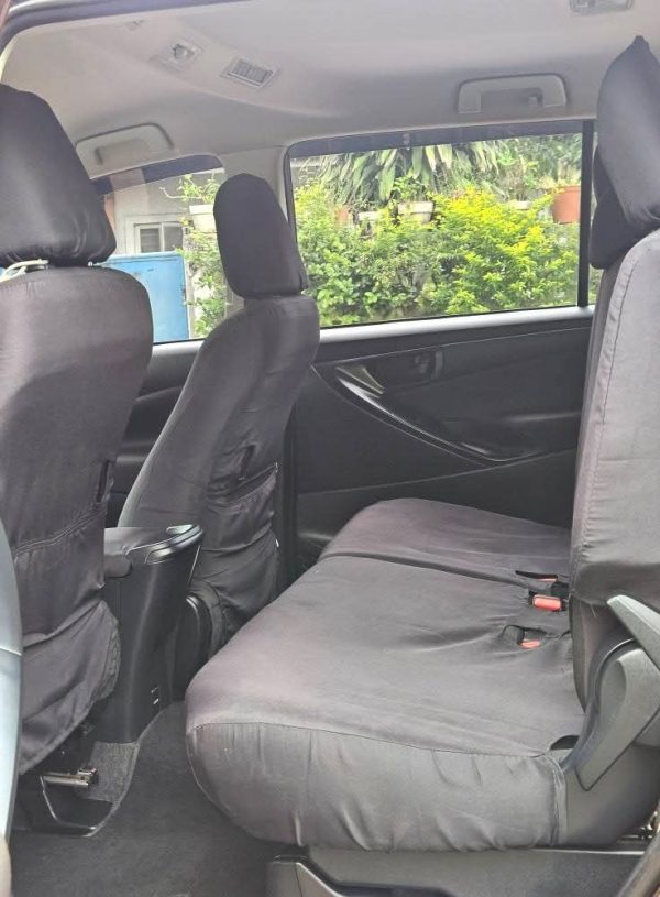 Toyota Innova 2022 E - Image 10