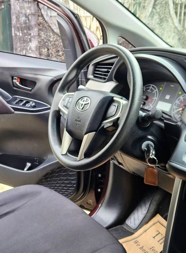 Toyota Innova 2022 E - Image 14