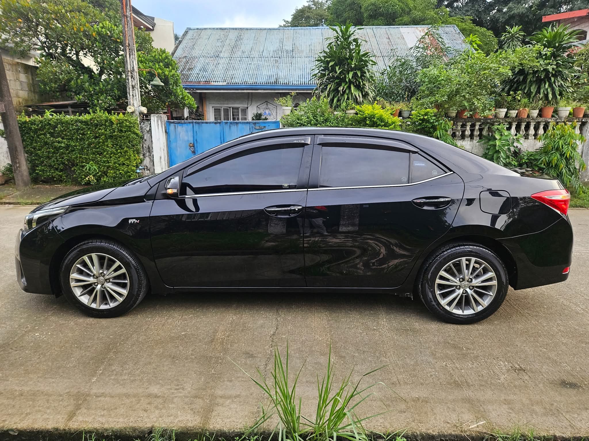 Toyota Corolla Altis 1.6L V 2017 - Image 8