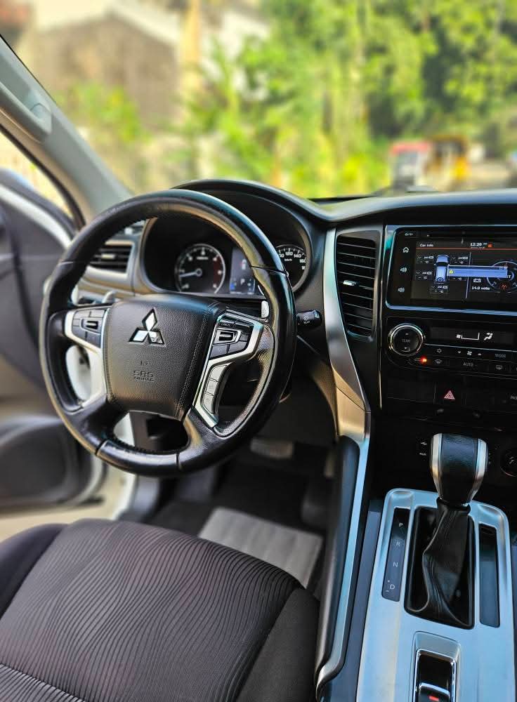 Mitsubishi Montero Sports GLS - Image 11