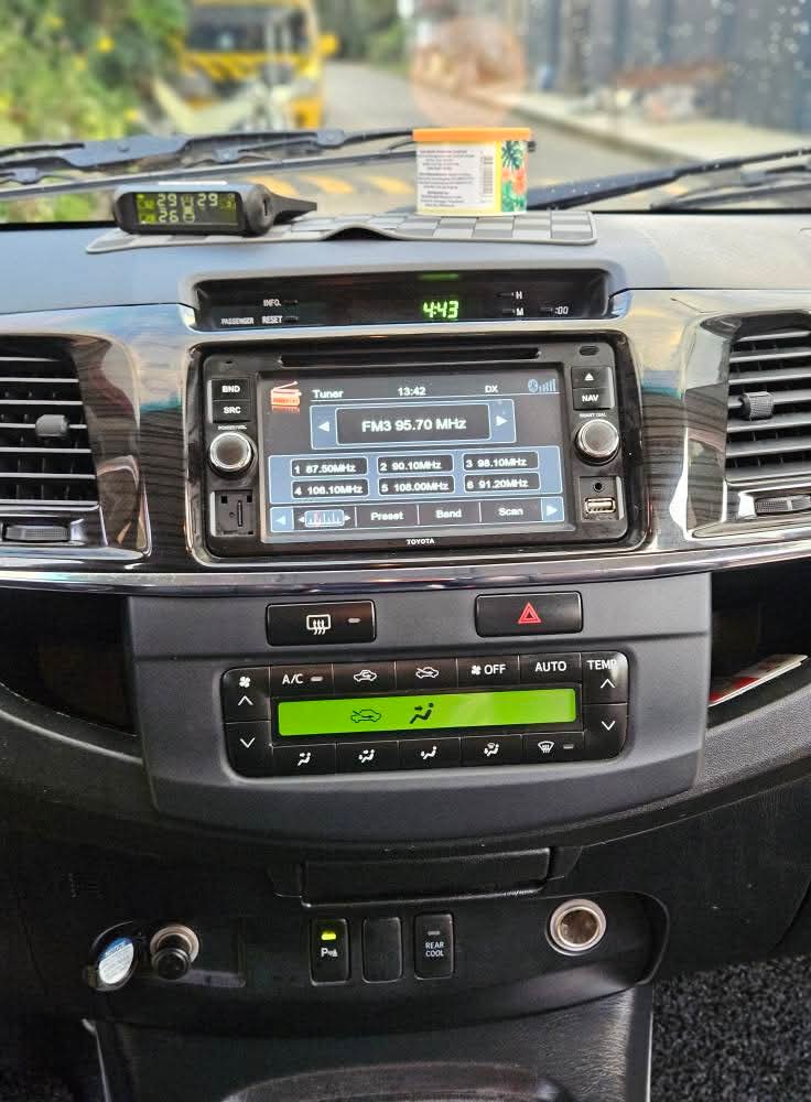 Toyota Fortuner G 2.4L D4D 2014 - Image 12