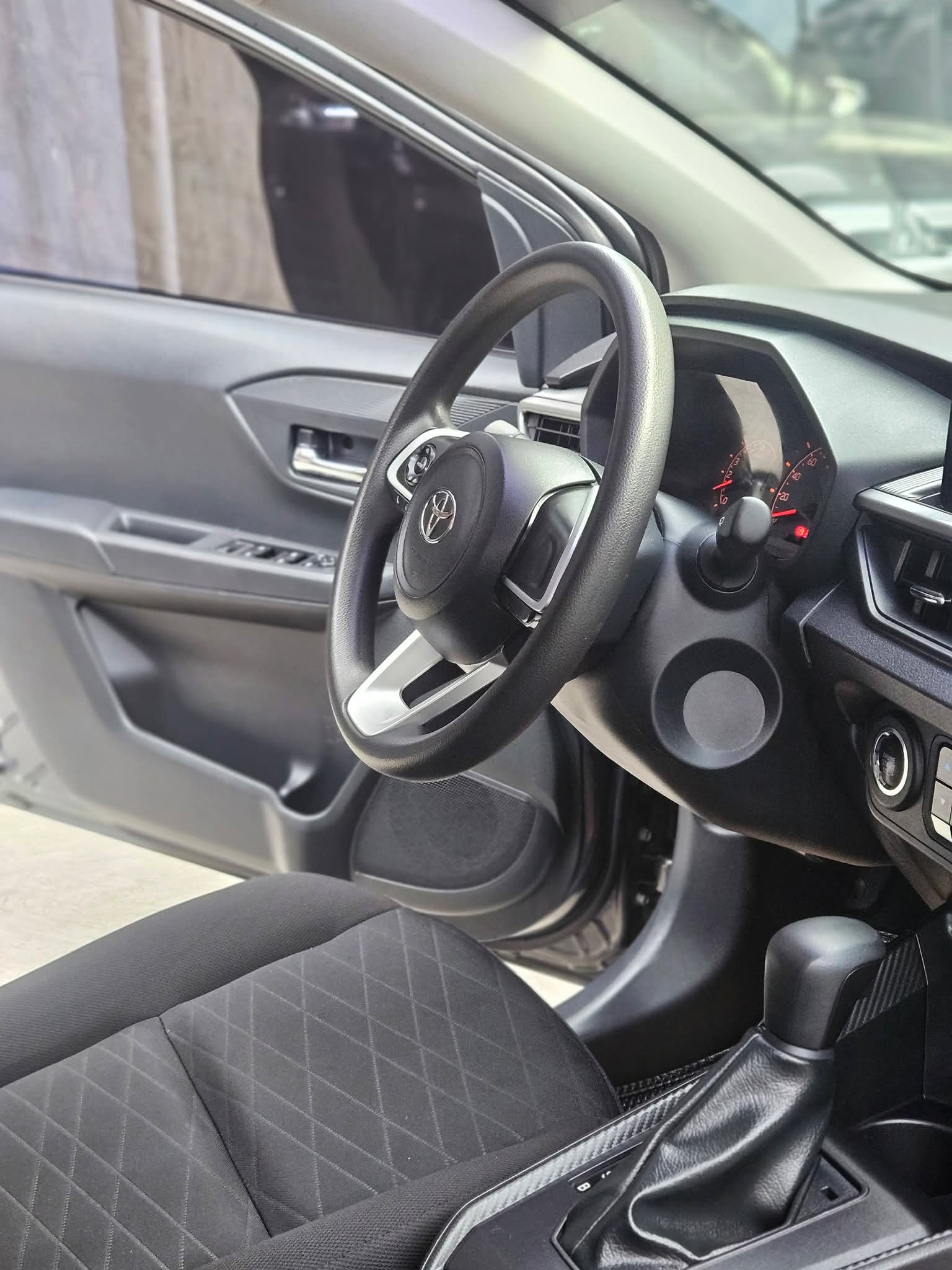 Toyota Wigo G 2023 - Image 9