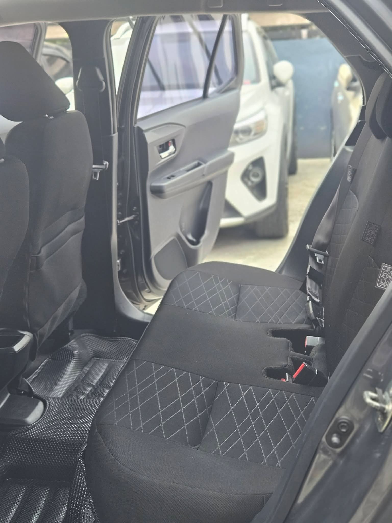 Toyota Wigo G 2023 - Image 10